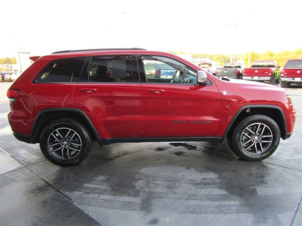2018 *Jeep* *Grand Cherokee* *Trailhawk 4x4* - cars & trucks - by... for sale in Council Bluffs, NE – photo 8