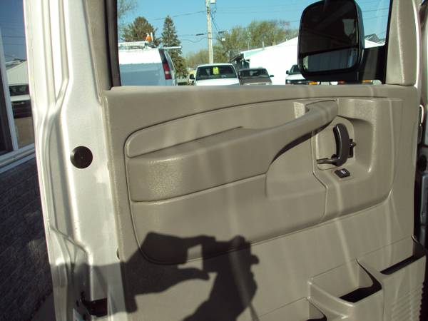 2010 Chevrolet Express Passenger AWD 1500 135 LS for sale in Waite Park, KS – photo 8
