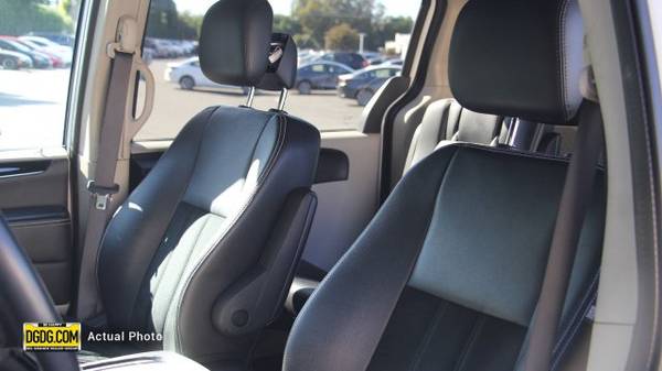 2017 Dodge Grand Caravan SXT hatchback White Knuckle Clearcoat for sale in San Jose, CA – photo 14