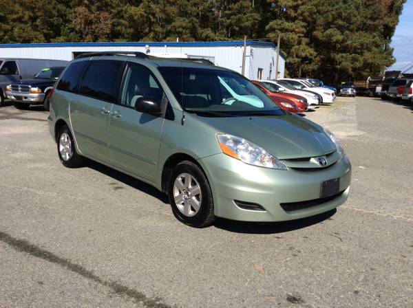 2008 Toyota Sienna LE! MUST SEE! - - by dealer for sale in Ashland, VA – photo 3