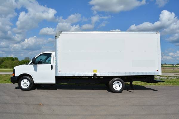 Box Truck Liquidation Sale for sale in Rockford, IL – photo 7