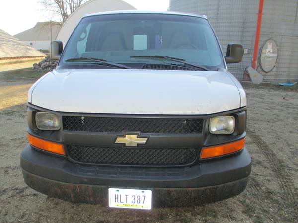 04 Chevy Express, V6, Double Door - cars & trucks - by owner -... for sale in Mallard, IA – photo 2
