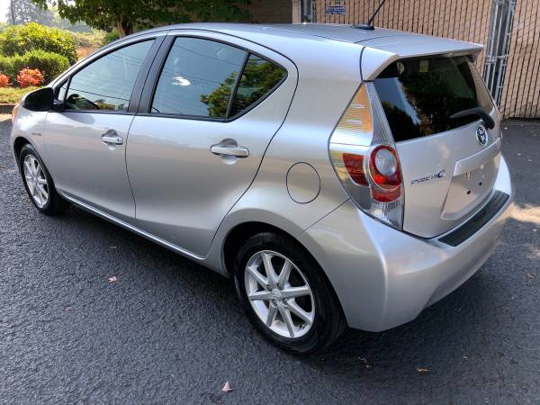 2013 Toyota Prius C 3, 50+Mpg push button start, NAVIGATION, Keyless... for sale in Portland, OR – photo 2