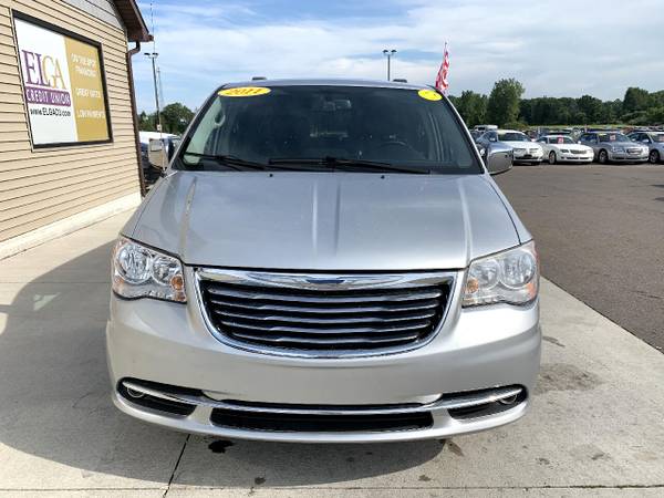 2011 Chrysler Town & Country 4dr Wgn Touring-L - cars & trucks - by... for sale in Chesaning, MI – photo 2