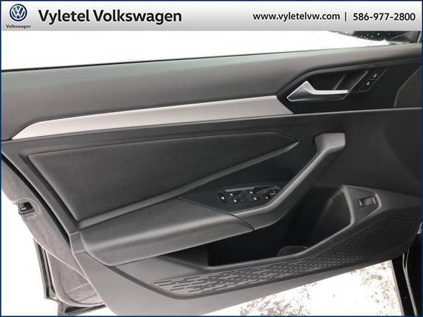 2019 Volkswagen Jetta sedan S Auto w/SULEV - Volkswagen Black - cars for sale in Sterling Heights, MI – photo 12