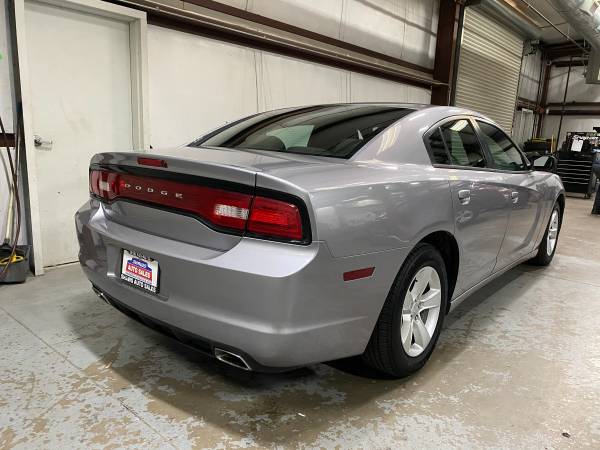 2014 Dodge Charger 4dr Sdn SE RWD, V6, Cold AC, Fun To Drive!!! -... for sale in Madera, CA – photo 3