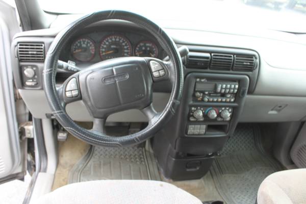 2001 Pontiac Montana - cars & trucks - by dealer - vehicle... for sale in New Castle, OH – photo 11