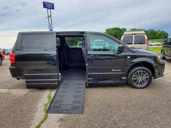 Handicap Wheelchair Conversion 2014 Dodge Grand Caravan for sale in Zumbrota, MN – photo 2