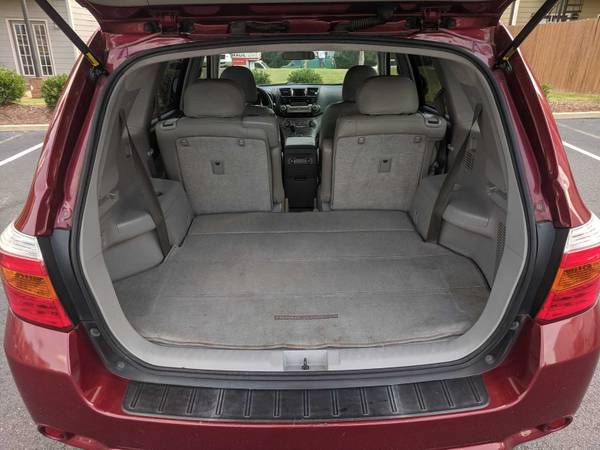 2008 Toyota Highlander - Leather - 3rd Row - Clean for sale in Starkville, MS – photo 12