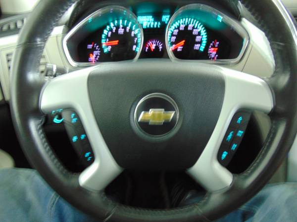 LOADED!!LOW MILE!!2011 CHEVY TRAVERSE LTZ AWD - cars & trucks - by... for sale in CHURUBUSCO, IN, IN – photo 13