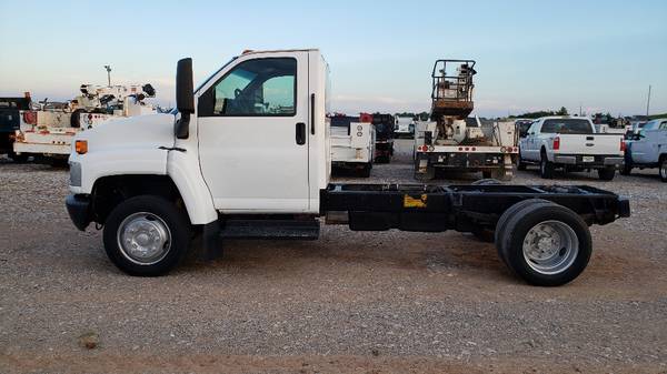 2003 GMC C4500 4500 84" CTA Chassis for 11ft Bed 8.1L Gas Auto Chassis for sale in Springfield, MO – photo 9