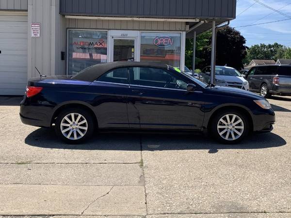 2012 Chrysler 200 Convertible Touring .Financing Available. for sale in Mishawaka, IN – photo 4