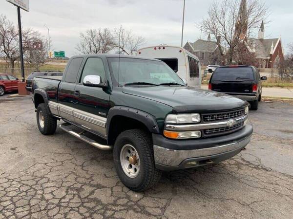 2001 Chevrolet Silverado - cars & trucks - by dealer - vehicle... for sale in milwaukee, WI – photo 2