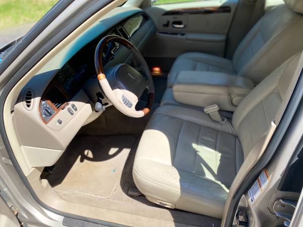 2002 Lincoln town car for sale in Kingston, NH – photo 10