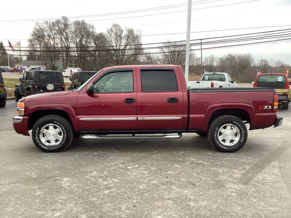 Strong! 2005 GMC Sierra 1500! Z71 4x4! Crew Cab! We Finance! - cars... for sale in Ortonville, MI – photo 2