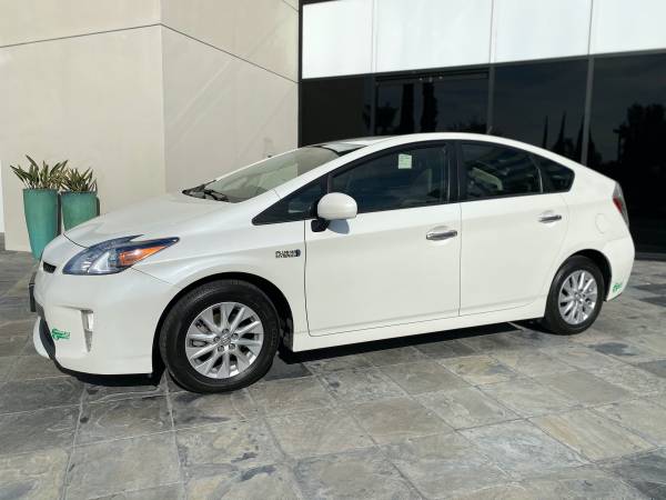 2014 Toyota Prius Plug-In W/ Navigation *Clean Title!* - cars &... for sale in Irvine, CA – photo 2