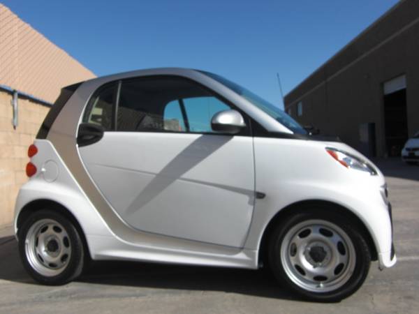 2015 SMART ELECTRIC DRIVE, ONLY 3, 300 MILES, LIKE NEW ! - cars & for sale in San Diego, CA – photo 4