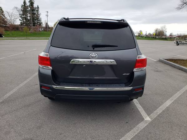2011 Toyota Highlander for sale in Rochester , NY – photo 6