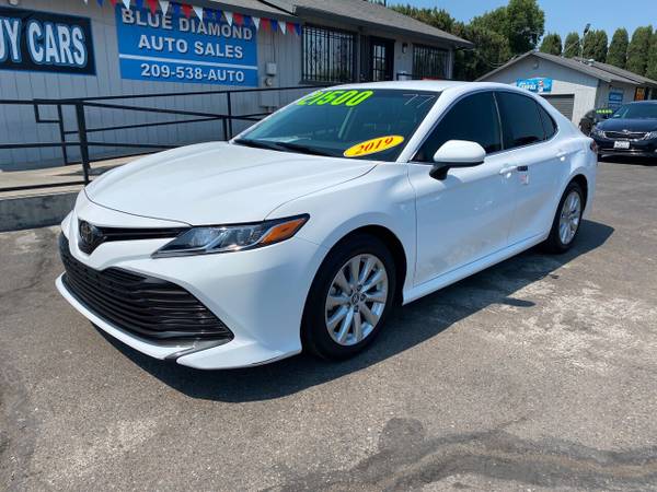 ** 2019 Toyota Camry LE Like New LOW PRICES GUARANTEED ** - cars &... for sale in CERES, CA – photo 3