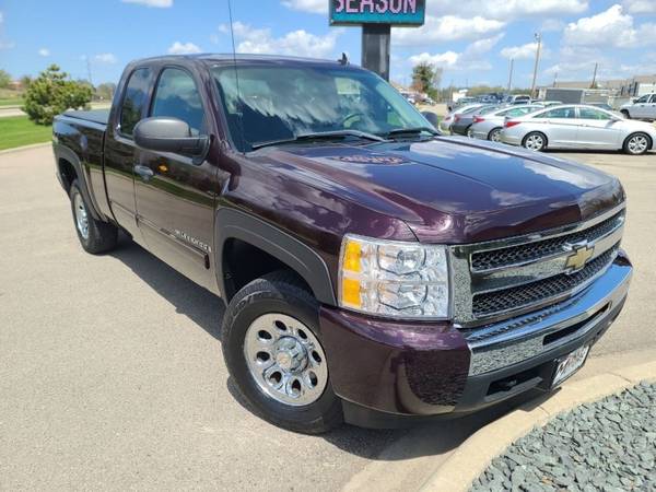 2009 Chevrolet Silverado 1500 LT 4x4 4dr Extended Cab LOW MILES for sale in Faribault, WI – photo 2