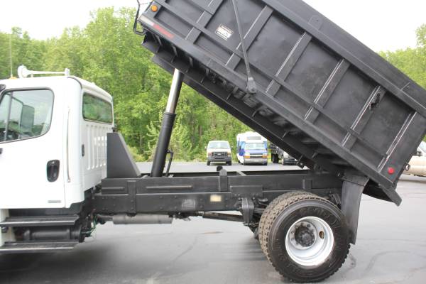 2005 Freightliner Single axle Dump truck cat c7 - - by for sale in Greenville, SC – photo 16