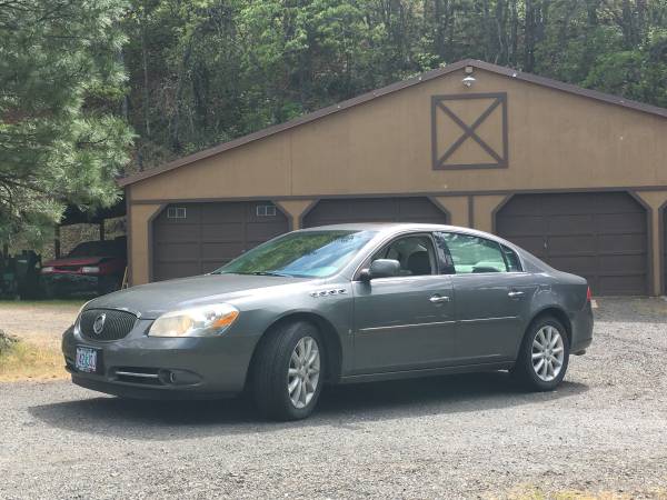 2008 Buick Lucerne CXS for sale in Dallesport, OR – photo 2