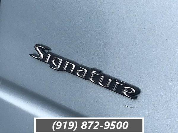 2005 *Lincoln* *Town Car* *4dr Sedan Signature* Ligh for sale in Raleigh, NC – photo 13