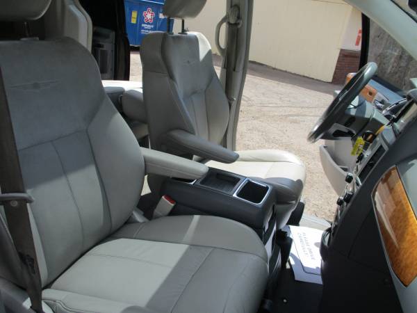 2008 Chrysler town & country - - by dealer - vehicle for sale in Saint George, UT – photo 14