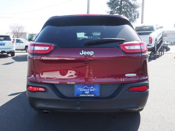2018 Jeep Cherokee Latitude GO ANYWHERE! - - by dealer for sale in Bend, OR – photo 5