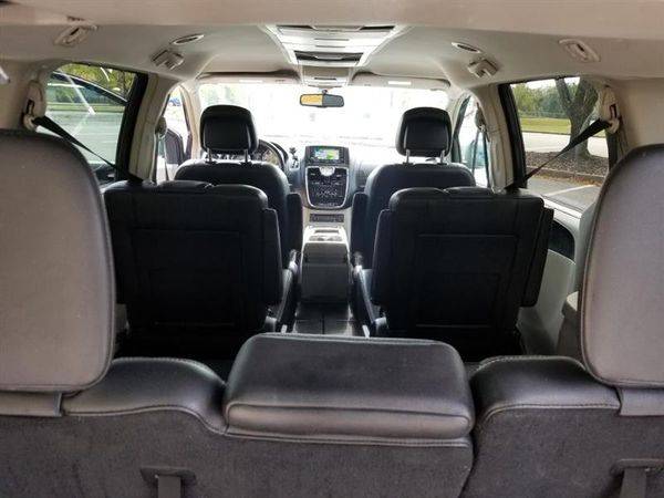 2011 Chrysler Town Country Touring-L -GUARANTEED FINANCING for sale in Wentzville, MO – photo 12