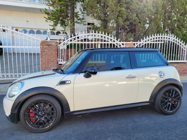 2009 Mini John Cooper Works JCW 211hp 6 Speed Manual White Gas Saver for sale in Los Angeles, CA – photo 4