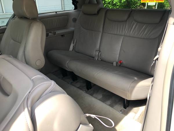 2007 Toyota Sienna XLE Limited Clean No Issues - - by for sale in Louisville, KY – photo 12