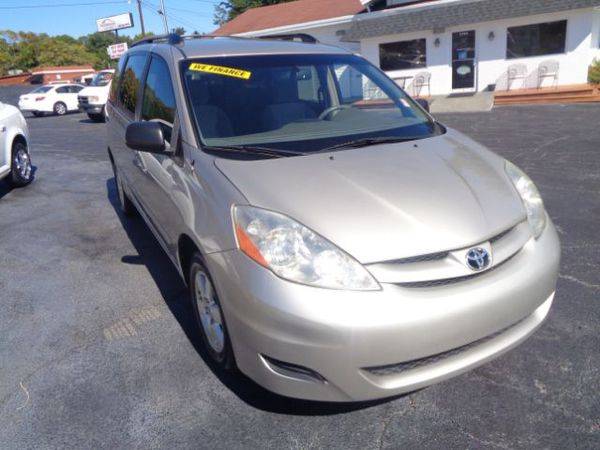 2007 Toyota Sienna CE FWD 7-Passenger ( Buy Here Pay Here ) for sale in High Point, NC – photo 4