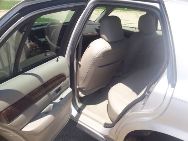 2006 Mercury Grand Marquis - cars & trucks - by dealer - vehicle... for sale in Chillicothe, IL – photo 8