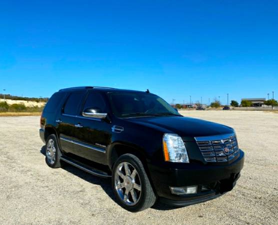 2012 CADILLAC ESCALADE 2WD 4DR LUXURY/WE FINANCE/ASK FOR JOHN - cars... for sale in San Antonio, TX – photo 4