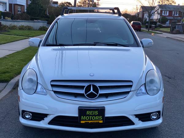 2008 Mercedes Benz R320 Cdi 4matic no accident clean CARFAX 3rd row... for sale in Lawrence, NY – photo 2
