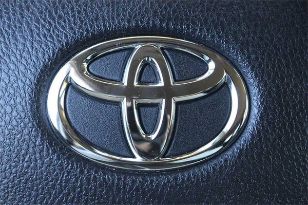 2016 Toyota RAV4 *Call for availability for sale in ToyotaWalnutCreek.com, CA – photo 18