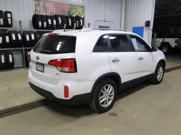 2014 Kia Sorento LX - cars & trucks - by dealer - vehicle automotive... for sale in Lakeville, MN – photo 3