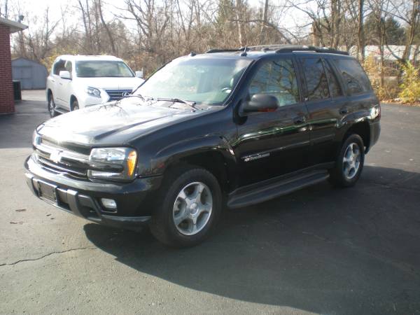 2004 CHEVROLET TRAILBLAZER LT 4X4 LEATHER ONLY 51K MILES CLEAN -... for sale in Pataskala, OH – photo 2