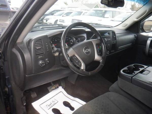 2008 Chevrolet Silverado 1500 LT w/1LT - - by dealer for sale in Des Moines, IA – photo 4