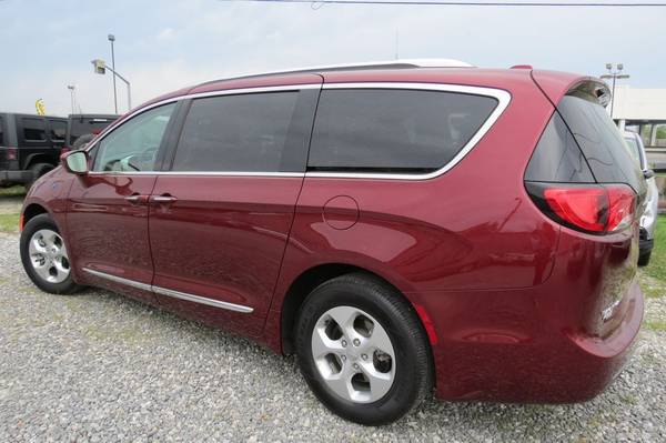 2018 Chrysler Pacifica Wagon Hybrid Touring L - - by for sale in Monroe, LA – photo 6
