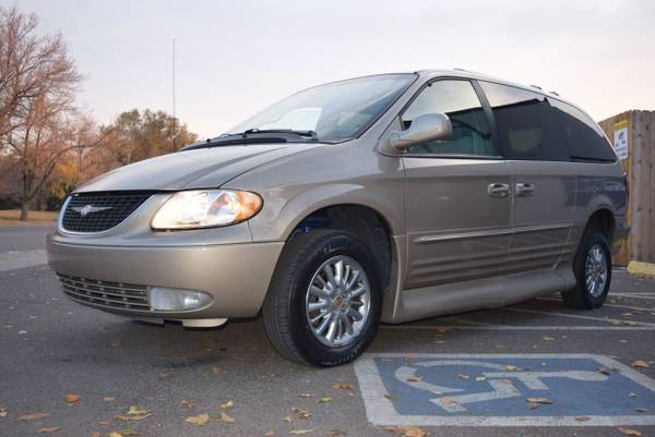 2002 *Chrysler* *Town & Country* *4dr Limited FWD* G - cars & trucks... for sale in Denver, NE – photo 9