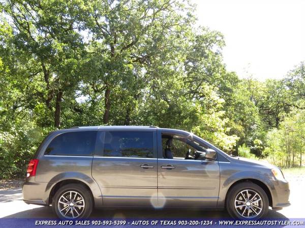 *2017 DODGE GRAND CARAVAN SXT* 1 OWNER/3RD ROW LEATHER/MUCH MORE!!! for sale in Tyler, TX – photo 4