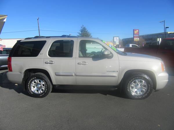 2007 GMC Yukon SLT 4X4 Third Row Only 131K Miles!!! - cars & trucks... for sale in Billings, ND – photo 3