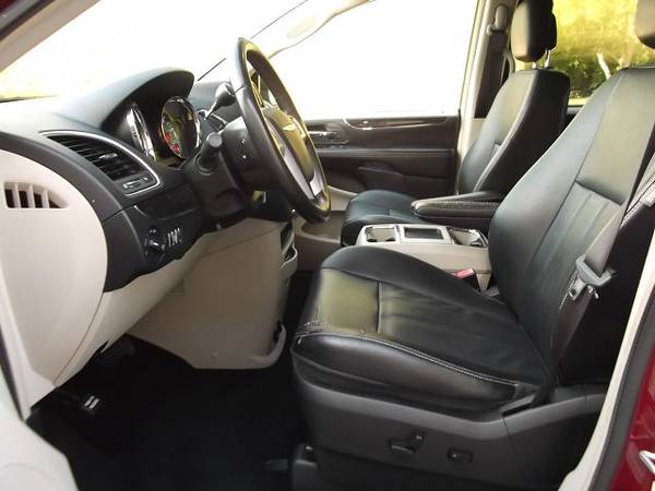 2014 Chrysler Town & Country Touring, Camera, DVD, Power Doors/Hatch!! for sale in Sanford, NC – photo 10