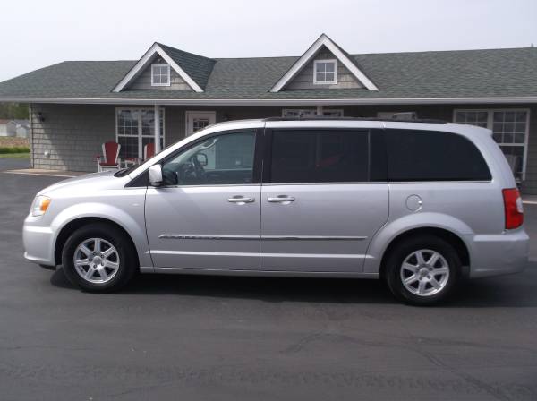 2012 CHRYSLER TOWN & COUNTRY - - by dealer - vehicle for sale in RED BUD, IL, MO – photo 6