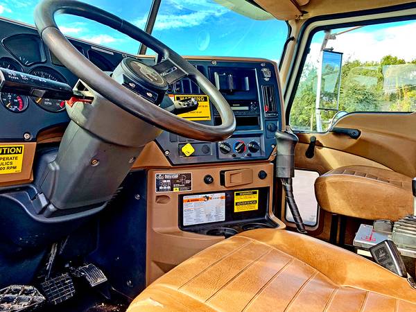 2015 Mack Granite GU813 Roll Off Truck - cars & trucks - by dealer -... for sale in Tampa, LA – photo 7