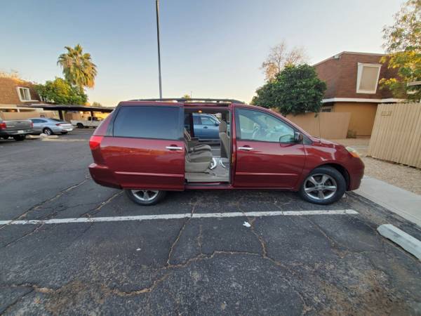 Toyota sienna 2008 - cars & trucks - by owner - vehicle automotive... for sale in Phoenix, AZ – photo 3