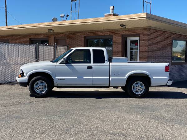 2002 Chevrolet S-10 LS 3dr Extended Cab 4WD - cars & trucks - by... for sale in Blackfoot, ID – photo 10