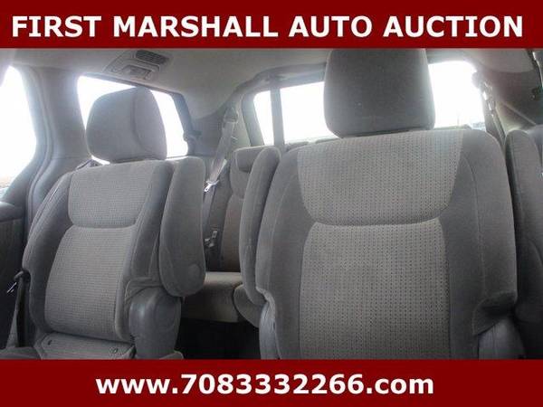 2010 Toyota Sienna LE - Auction Pricing - - by dealer for sale in Harvey, IL – photo 8